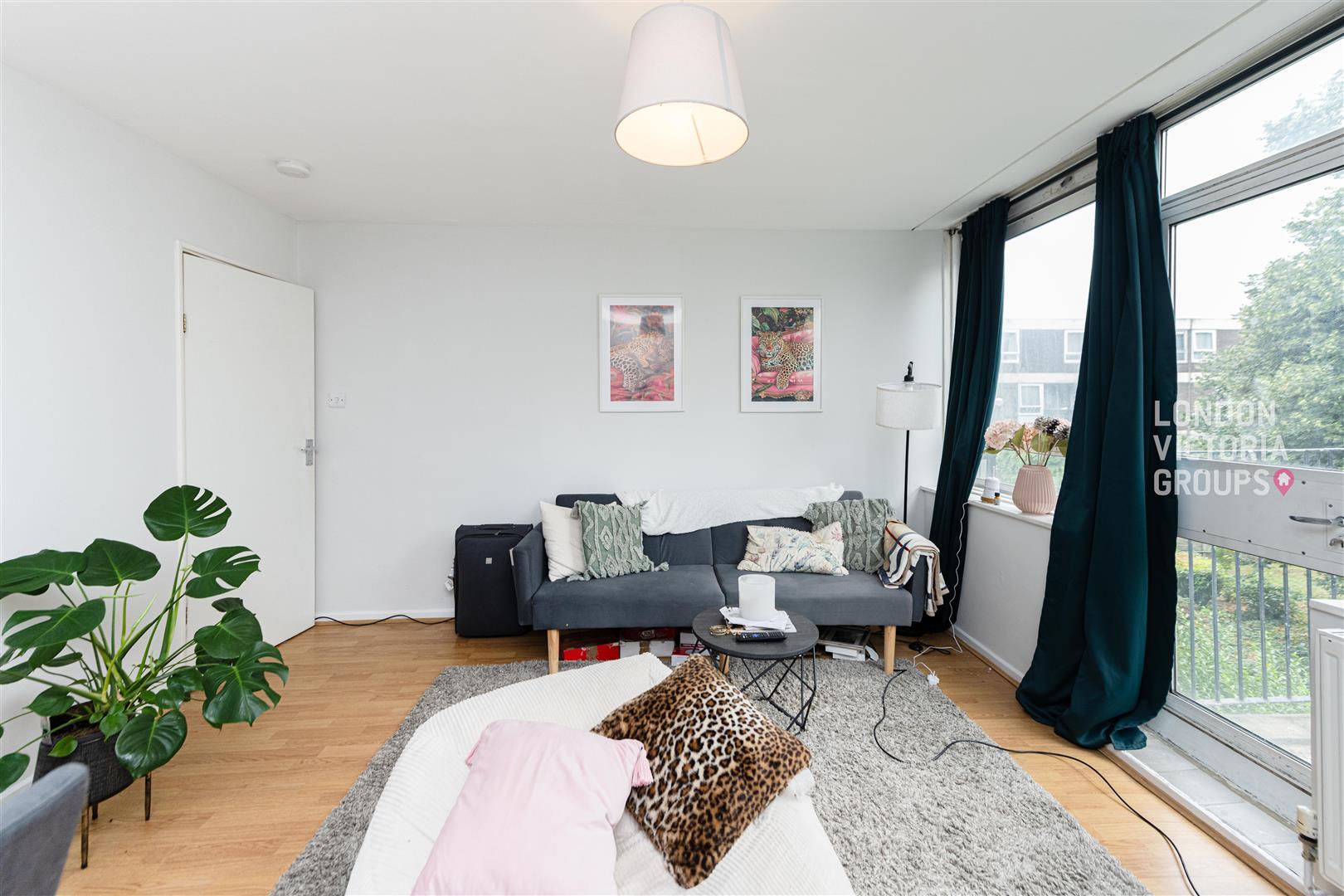 2 bed property in Walter Terrace, London